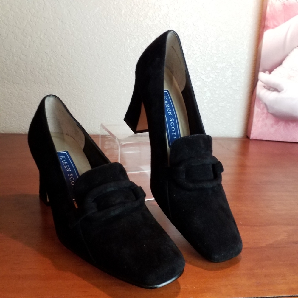 Karen Scott Debra 262 Blk Suede Heeled Loafer